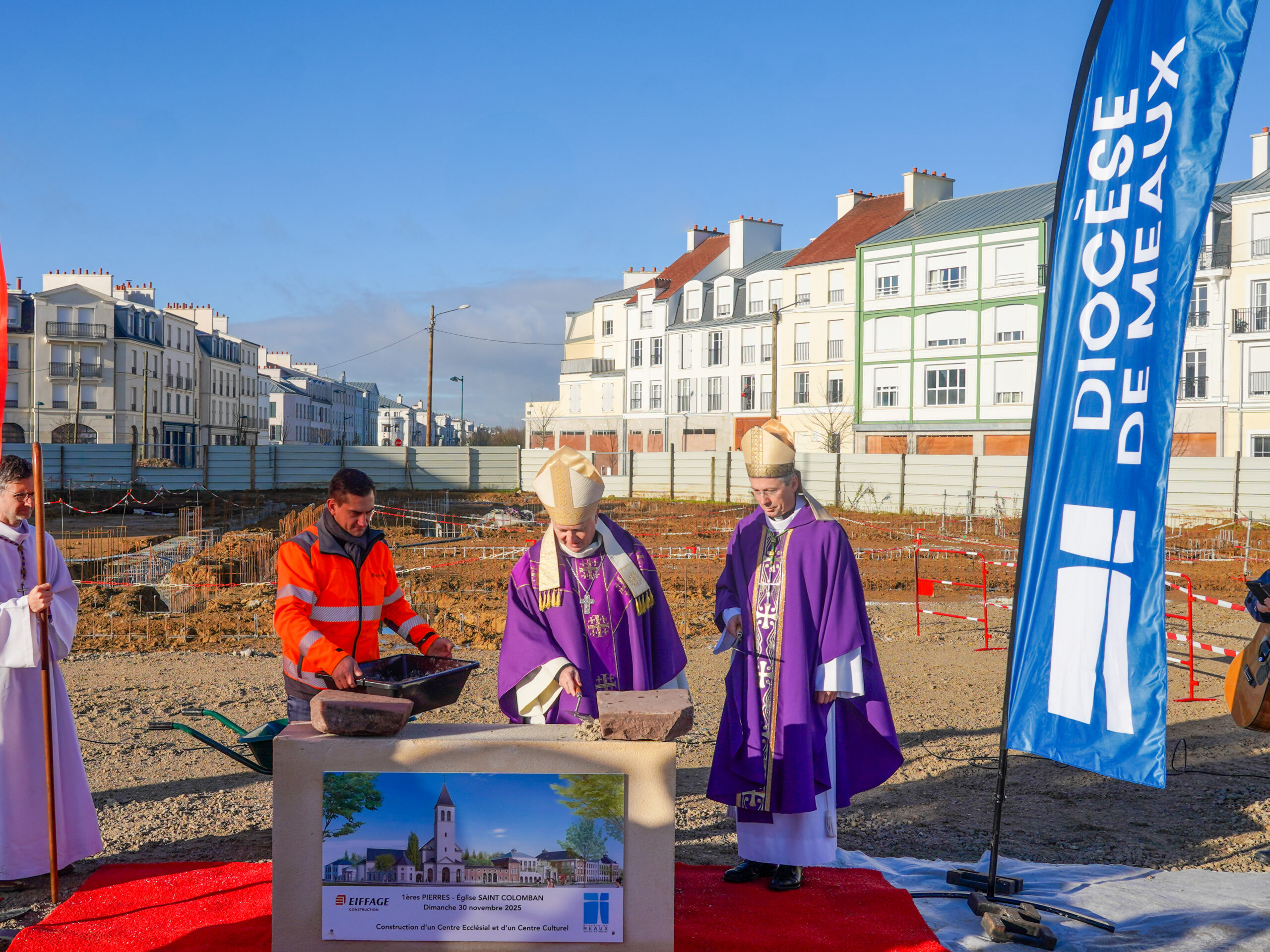Pose premiere pierre St Colomban Diocese de Meaux (44) pose premiere pierre Saint-Colomban
