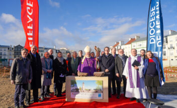 Album photo : pose de la première pierre de l’Église Saint-Colomban